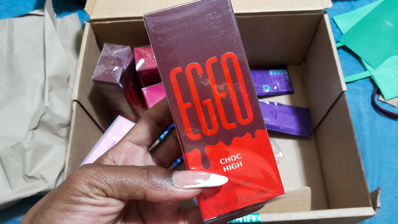 Perfumes do kit recebido por Juliana Mendes